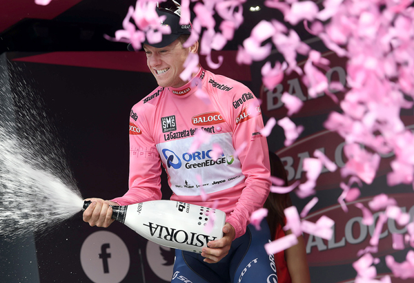 Giro d'Italia 2015 - 3^ tappa - podio Maglia Rosa - Simon Clarke
